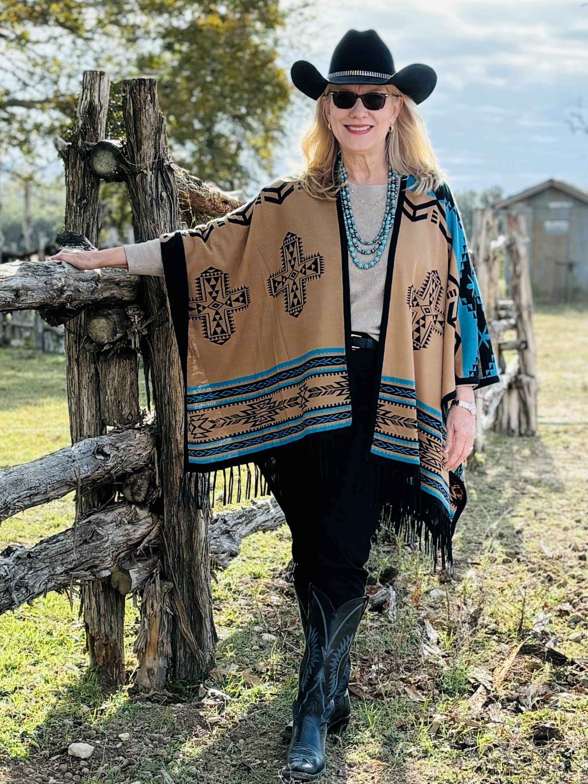 Southwest Reversible Shawl Wrap - Black/Tan
